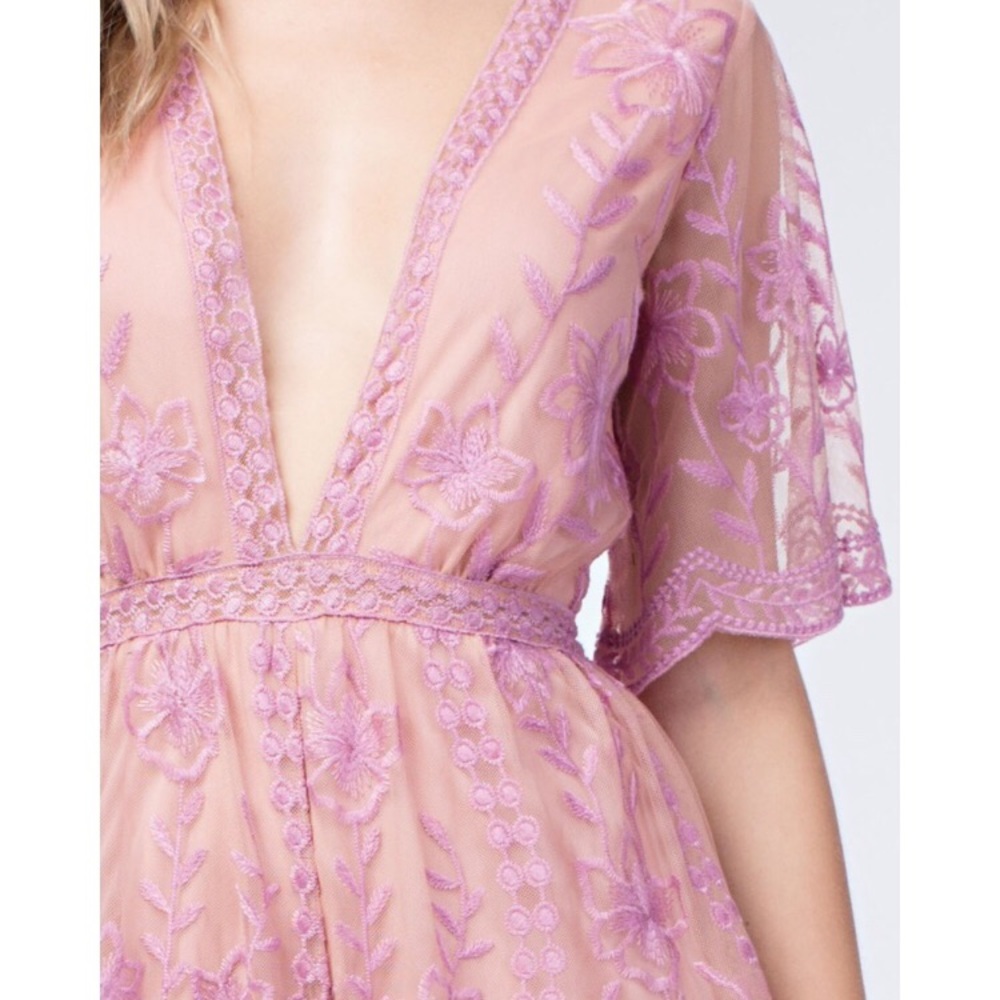 🆕Honey Punch Raegan Pink Nude Floral Lace Romper - Picture 4 of 8